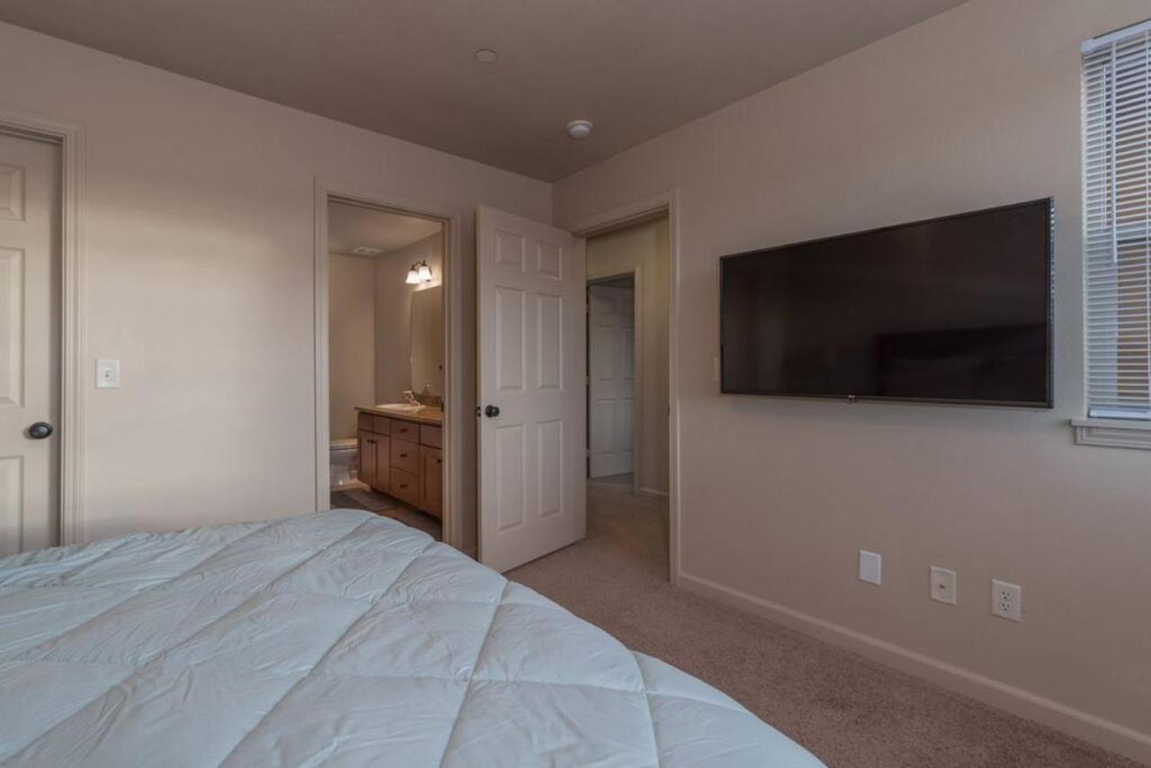 2 Bedroom Upstairs Condo With Ac In Victor, Id Екстериор снимка
